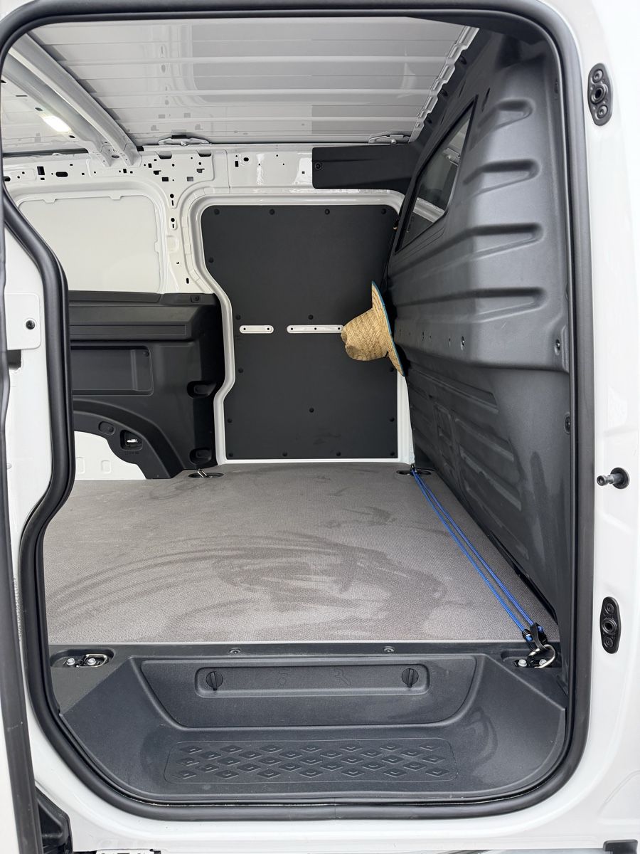 VW Nutzfahrzeuge: VW id Buzz Cargo Pro – Gebraucht aus Orges von lat_l28l 5