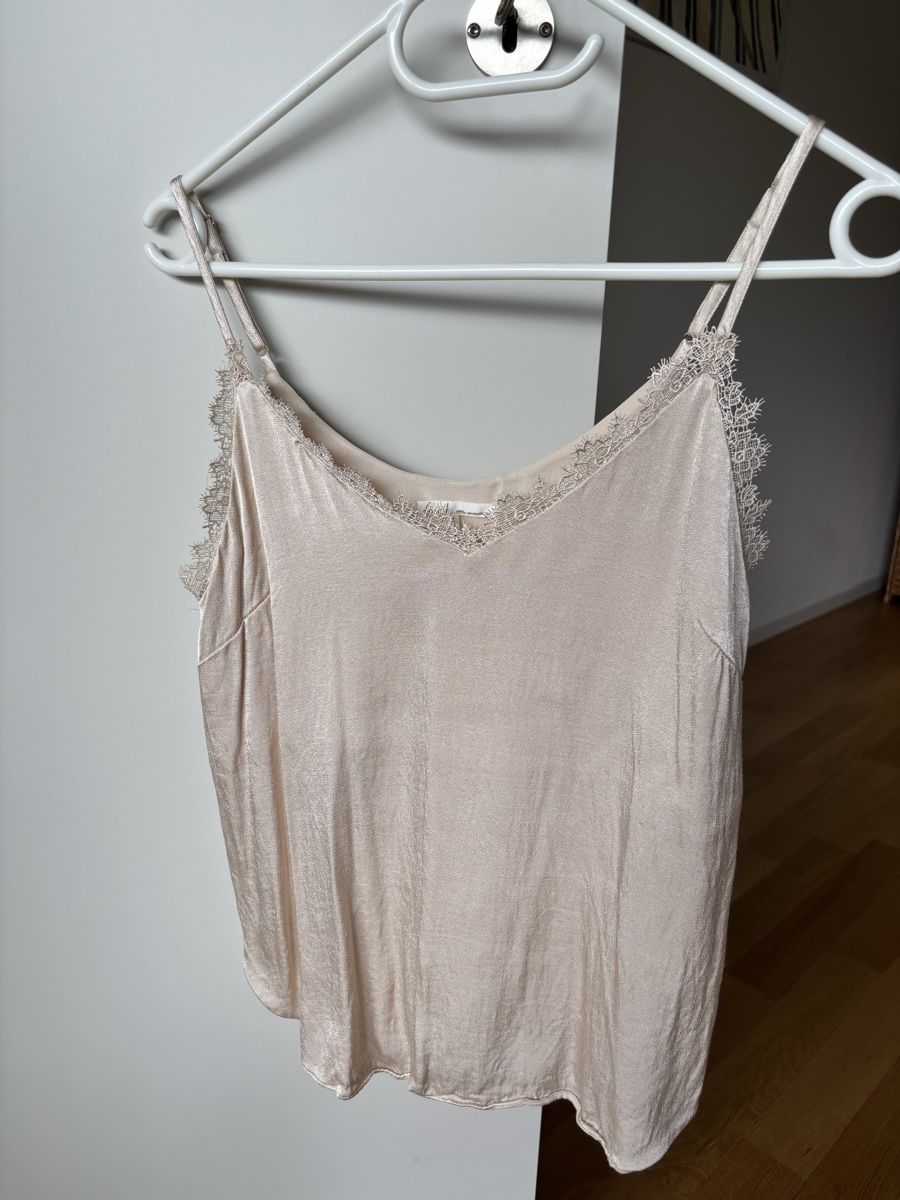Top: Anthropologie Spitzentop champagne gold – Usato da Winkel venduto da Zimtguetzli
