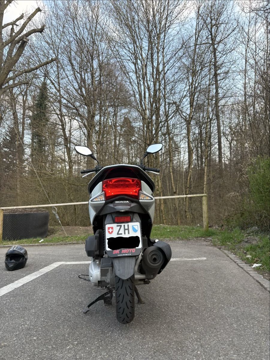 Honda Scooters: Honda PCX 125ccm – Gebraucht aus Zürich von the_tht5 2