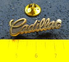 CADILLAC AUTO LOGO SCHRIFTZUG GEPRÄGT GOLDIG PIN