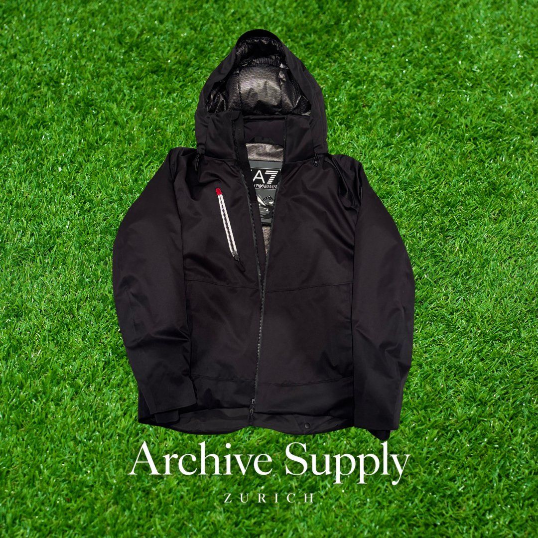Armani Giacche: Armani EA7 Ski Jacket – Usato da Zürich venduto da geoff_resell