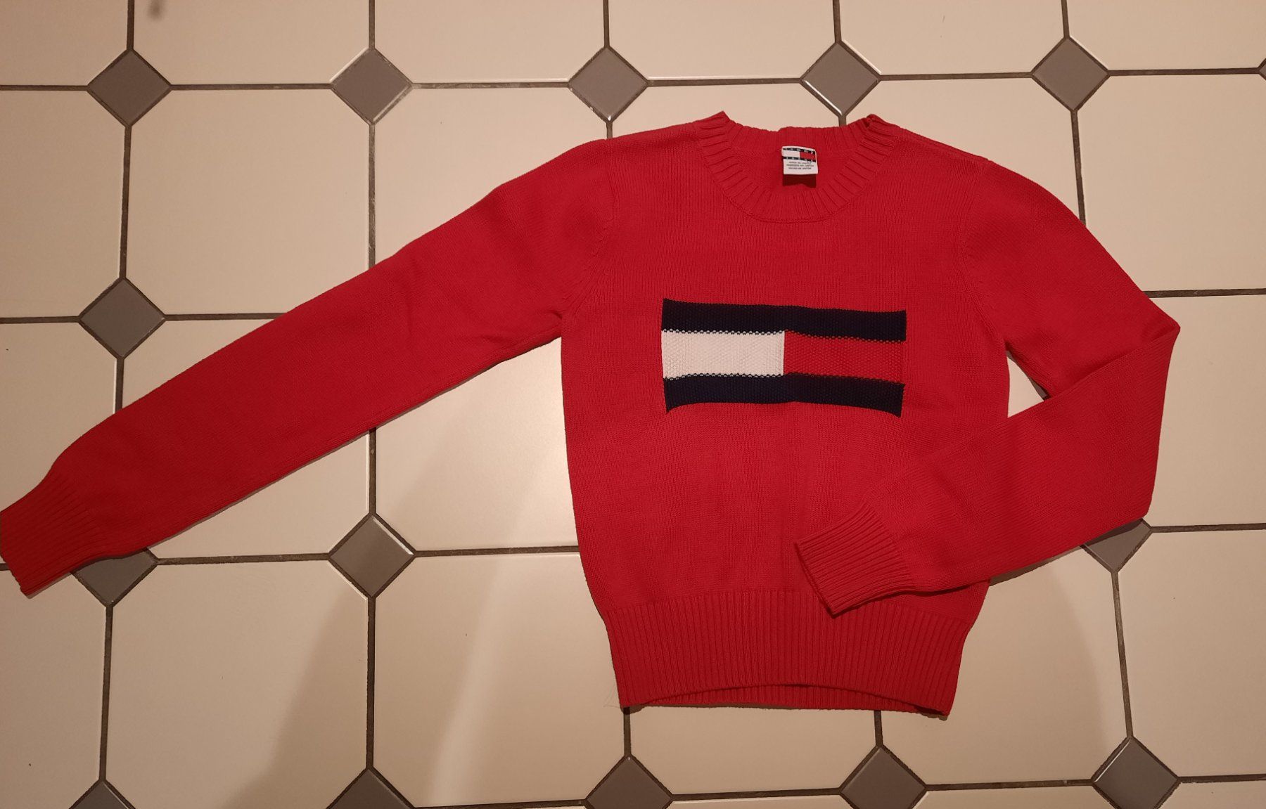 Tommy Hilfiger Maglioni & Felpe: TOMMY HILFIGER pull avec drapeau - comme neuf ! – Usato da Lausanne venduto da car_ct68