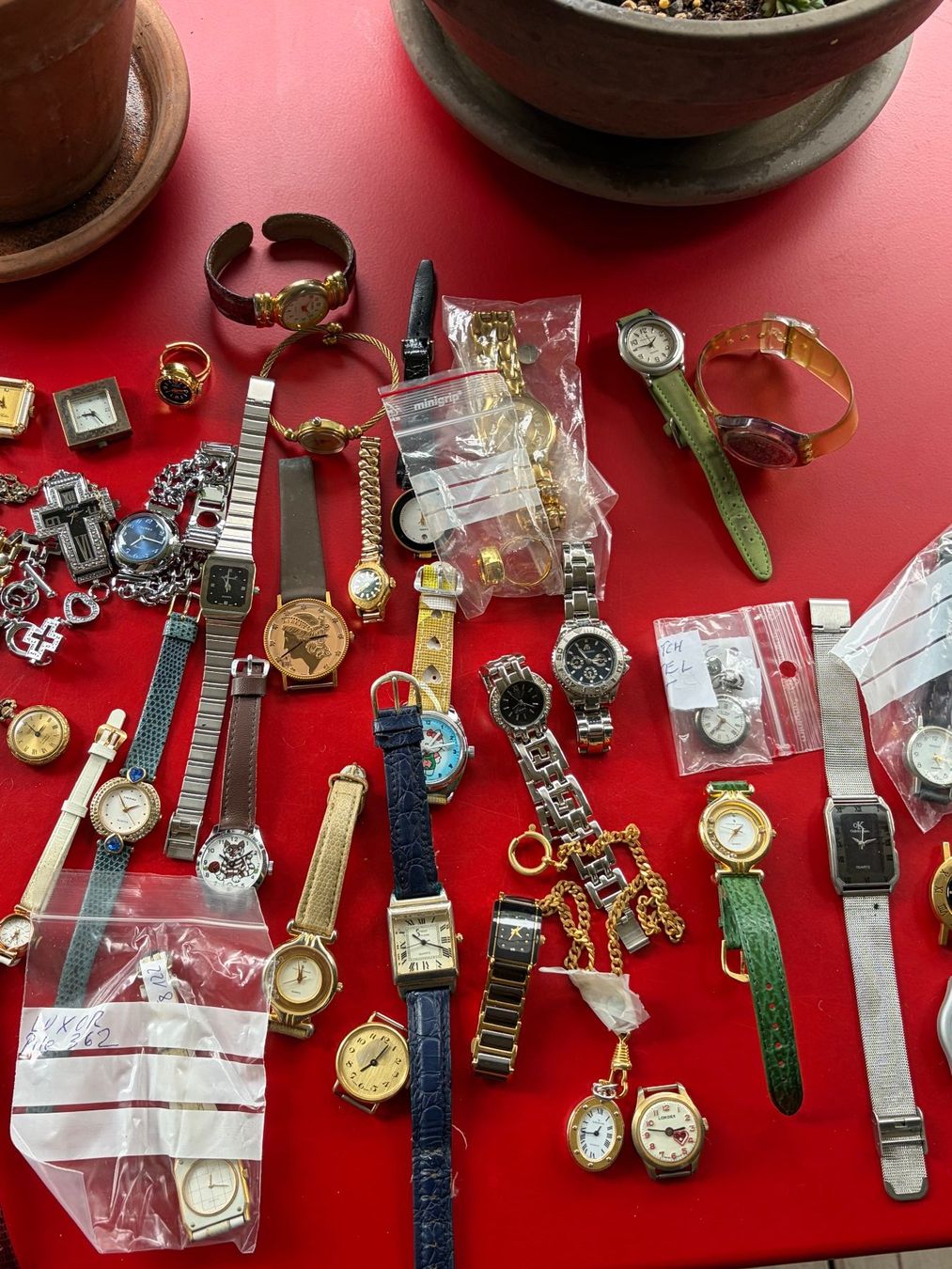Orologi: Lot von über 40 Damenuhren – Difettoso da Zürich venduto da Airflow22 2