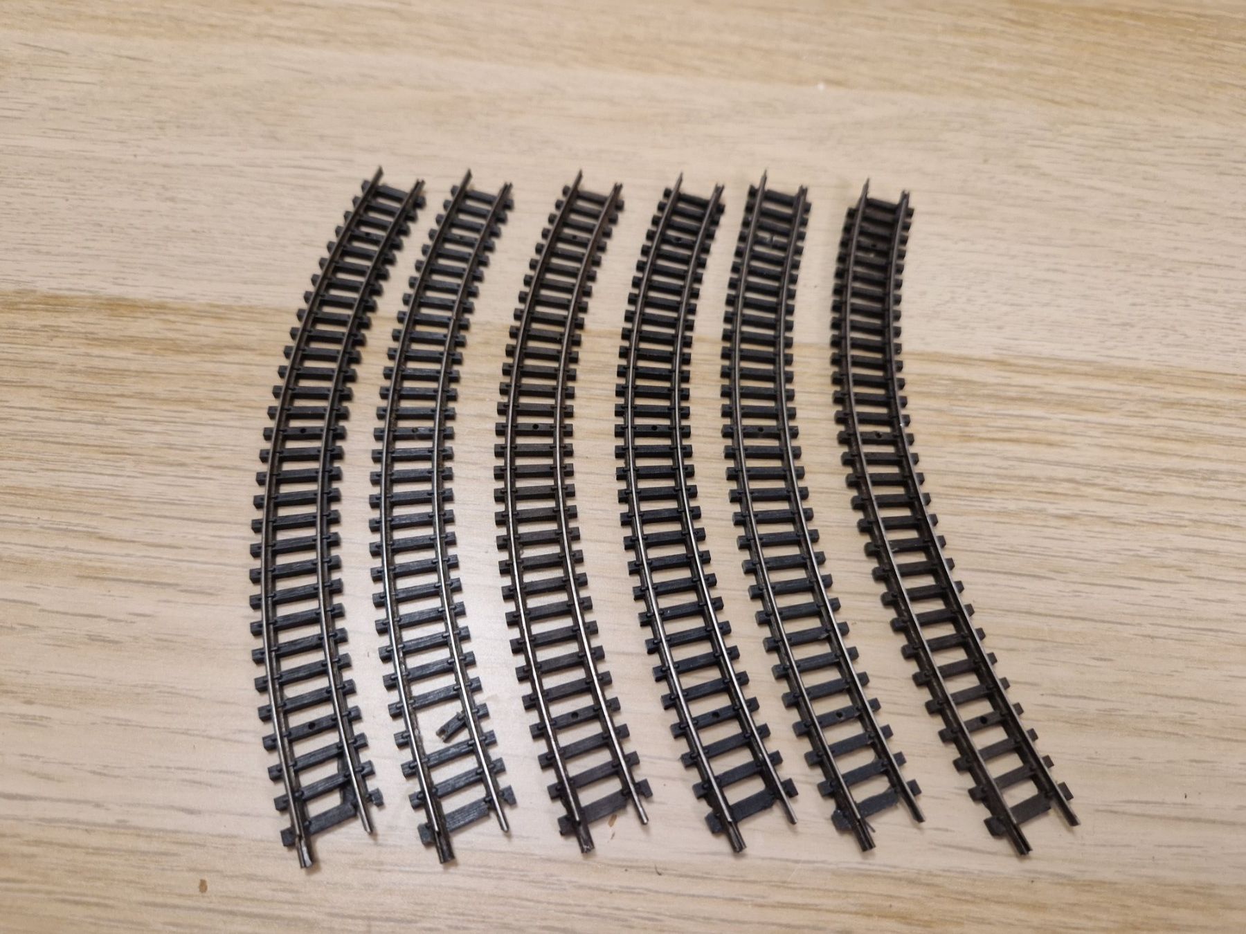 Arnold Modellini di ferrovie: Arnold N 6 x 0132 Gebogenes gleis – Usato da St-Aubin-Sauges venduto da tantome