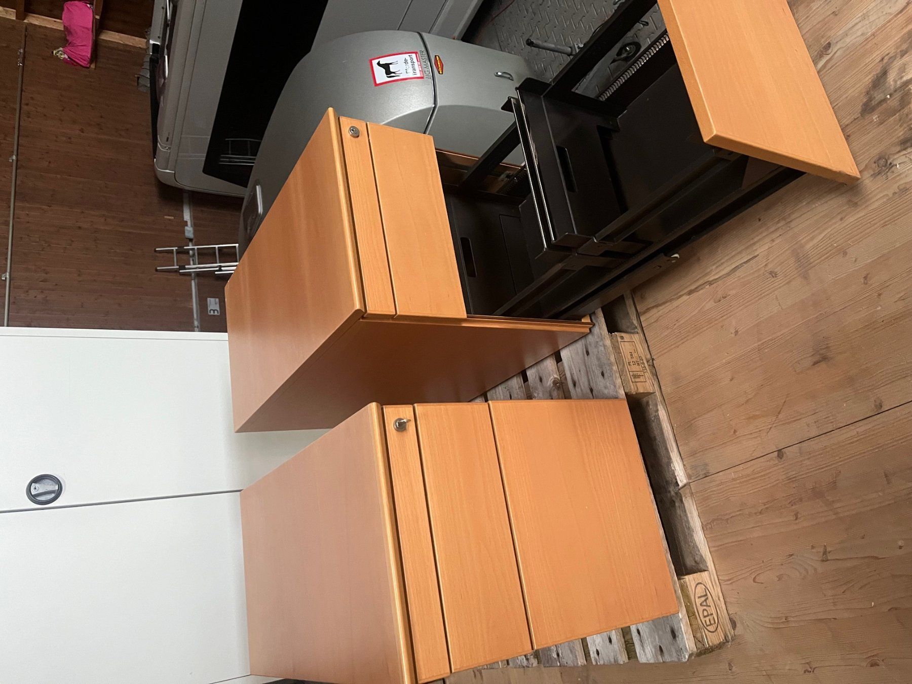 Eléments de bureau: Korpus – D'occasion à Uesslingen par uegaga