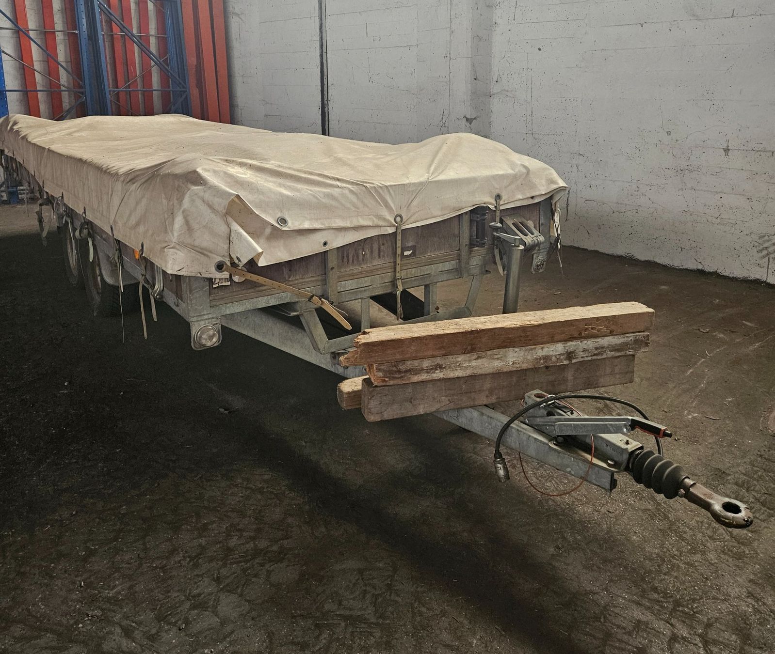 Attelages de remorque: Anhänger mit Abdeckplane – D'occasion à Biberist par Gina35