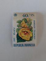 Originale Briefmarke aus Indonesien, 1965, Hibiskusblüte!