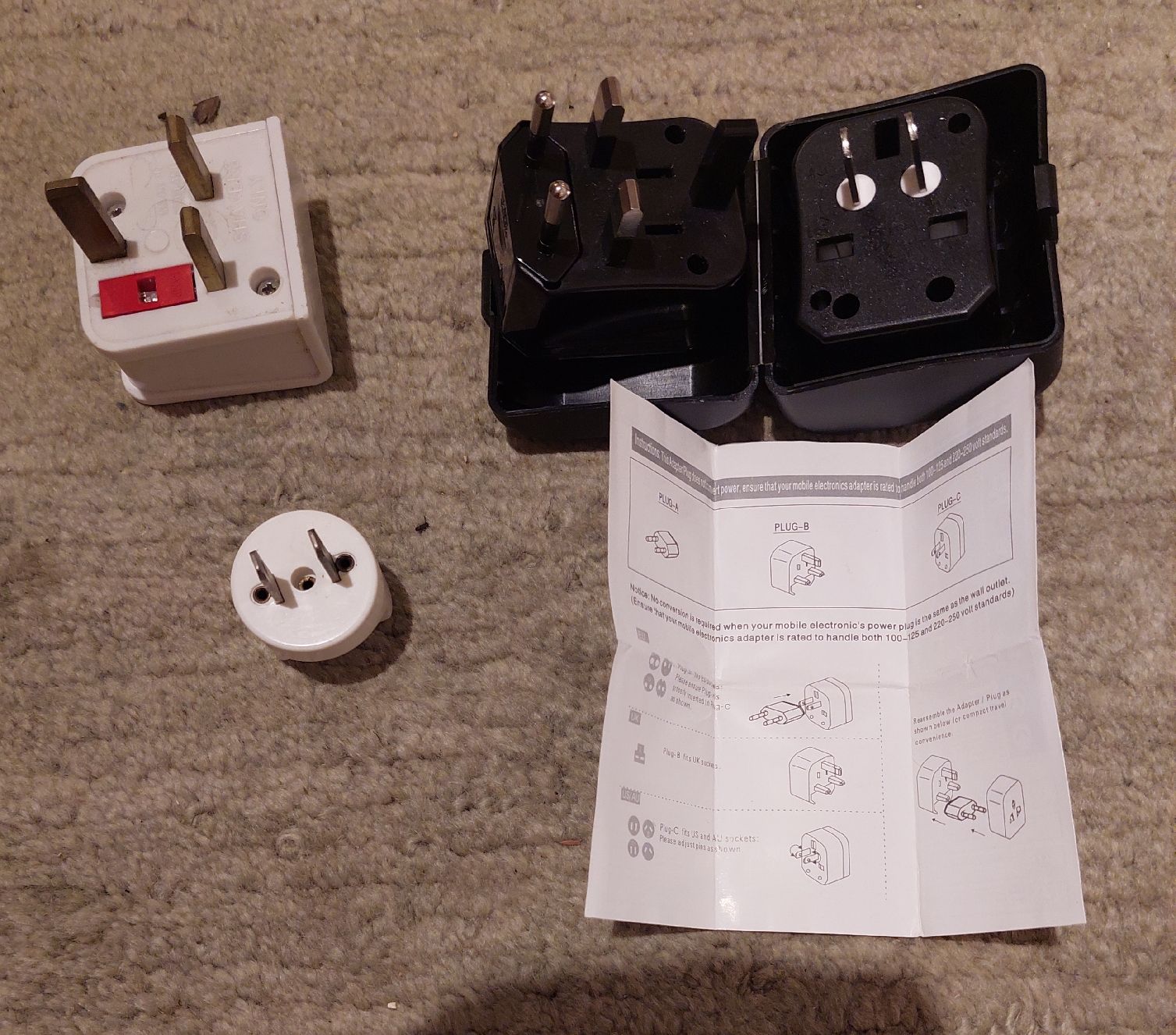 Lecteurs & Adaptateurs: internationale Steckeradapter, 3 Stück – D'occasion à Zürich par Cortin