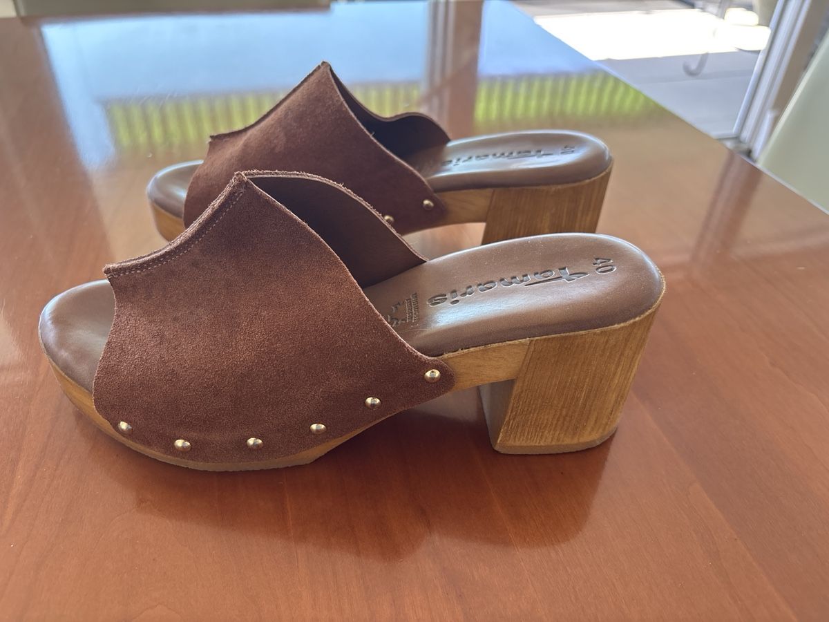 Tamaris Damenschuhe: Tamaris sabots compensés en daim marron taille 40 – Gebraucht aus Bulle von nathydaenzer
