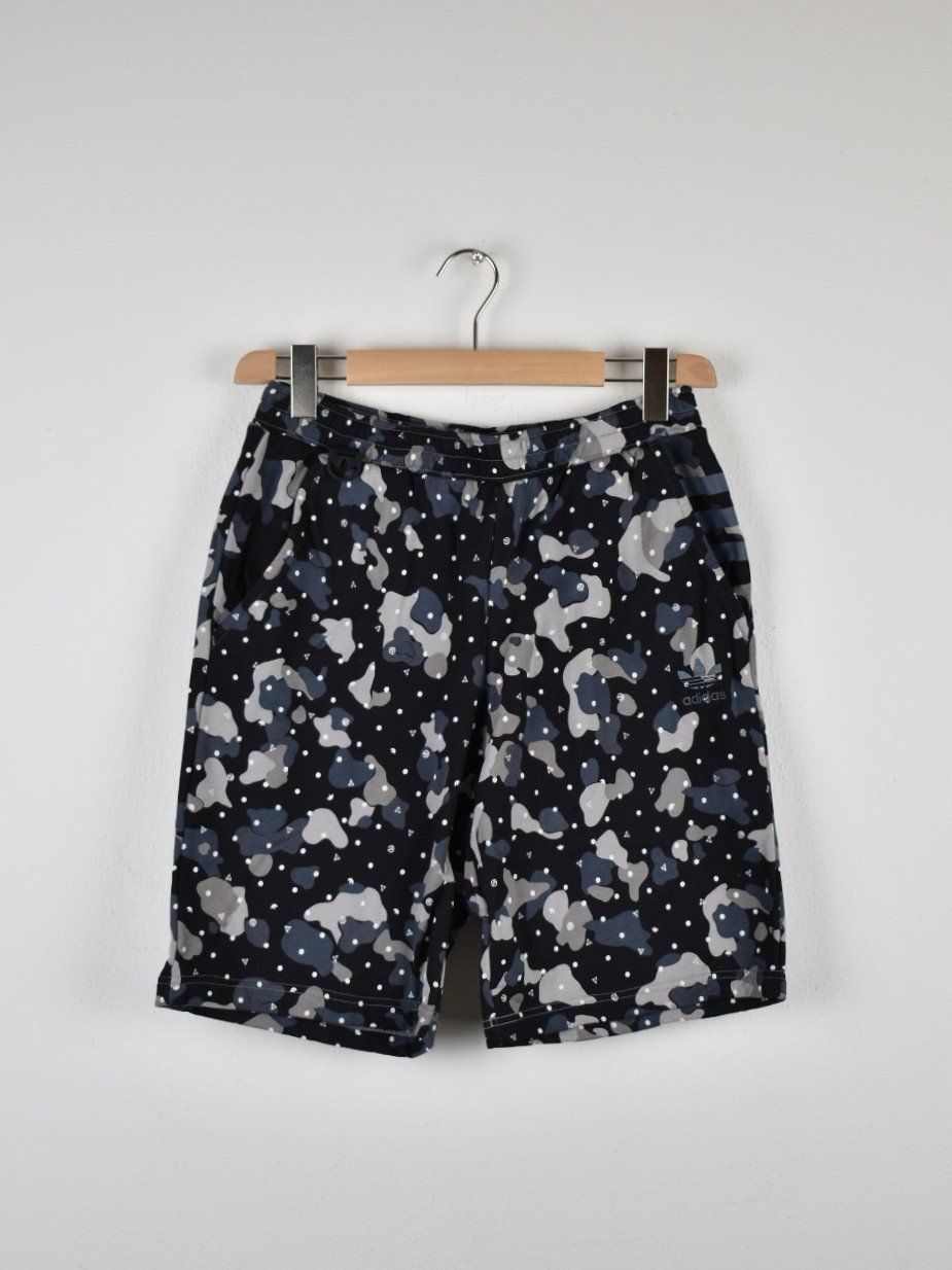 Adidas Pantaloni: Adidas Shorts Gr.M – Nuovo (secondo la descrizione) da Nürensdorf venduto da 2ND_STORY