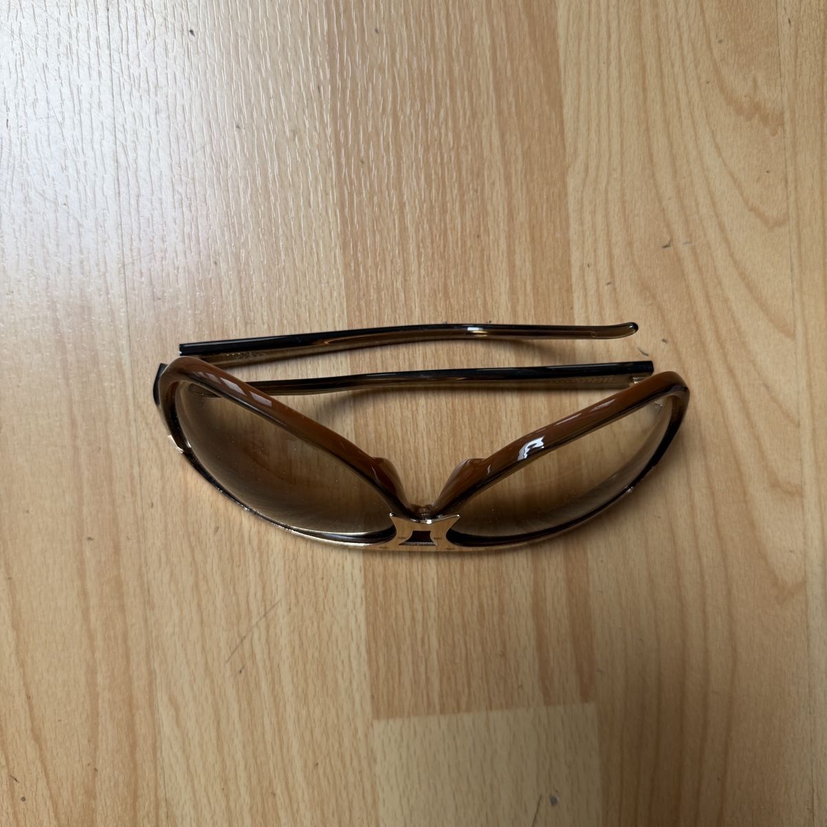 Occhiali & Lenti: Sonnenbrille David Beckham mit Etui – Usato da Thun venduto da BanjoDan 2