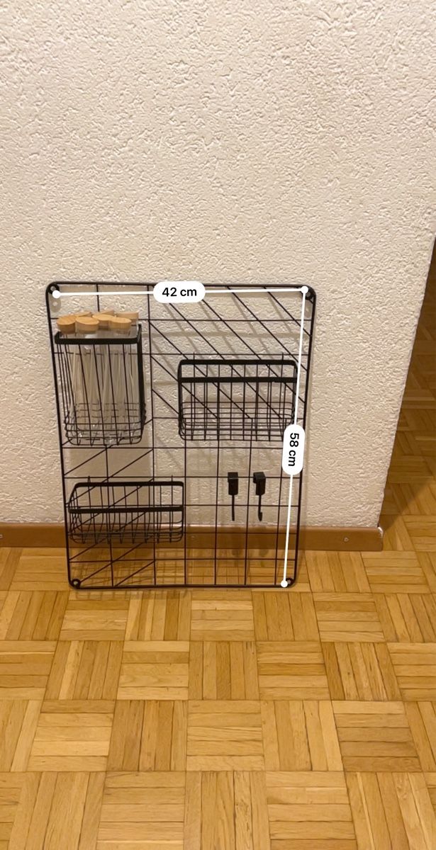 Supporti a parete: Black Metal Wall Storage Rack Organiser Baskets Hooks – Nuovo (secondo la descrizione) da Schlieren venduto da dev_fg59 1