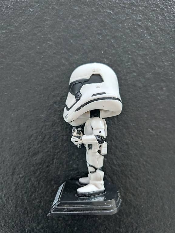 Star Wars Statuette: Star Wars Wackelkopf Figur  First Order Stormtrooper – Usato da Schaffhausen venduto da Vinko15 1