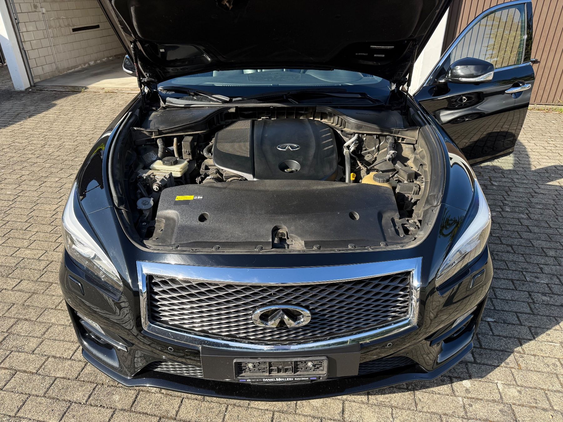 Infiniti Automobili: Infiniti Q70 Sport Tech 2.2d – Usato da Rietheim venduto da 0815anno 6