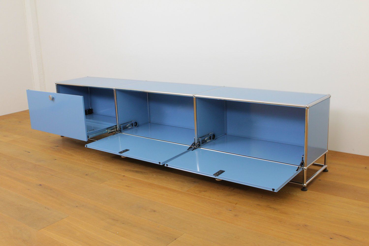 USM TV Möbel: USM Haller Lowboard // UPCYCLED! // NEUE FARBEN – Neu (gemäss Beschreibung) aus Affoltern am Albis von StudioStandard 1