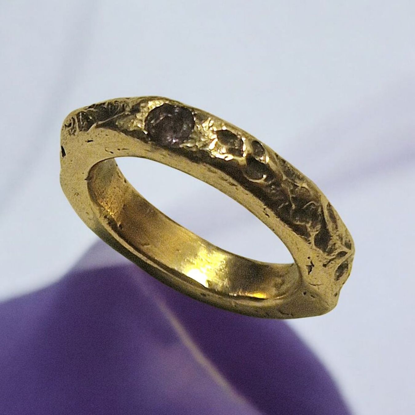 Ringe: Naturstyle-Ring,  Bronze mit Tansanit,  Grösse 49 – Neu und originalverpackt aus Aarau von Schmuckhoehle_MD 8