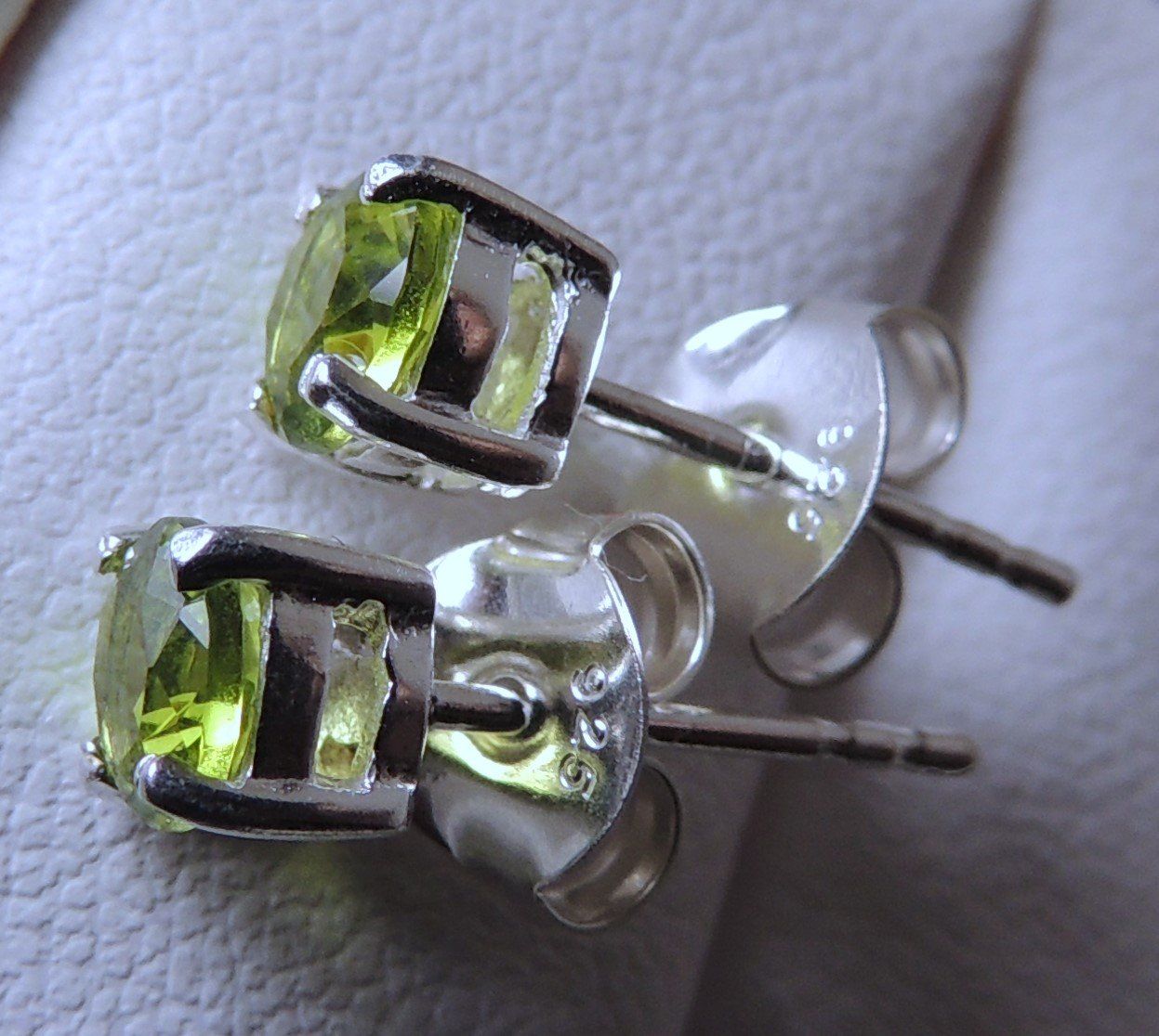 Orecchini pendenti & Orecchini a lobo: Silber 925 Ohrstecker mit Zirkonia 5 mm – Nuovo e nell'imballaggio originale da Waldenburg venduto da schaller707 1