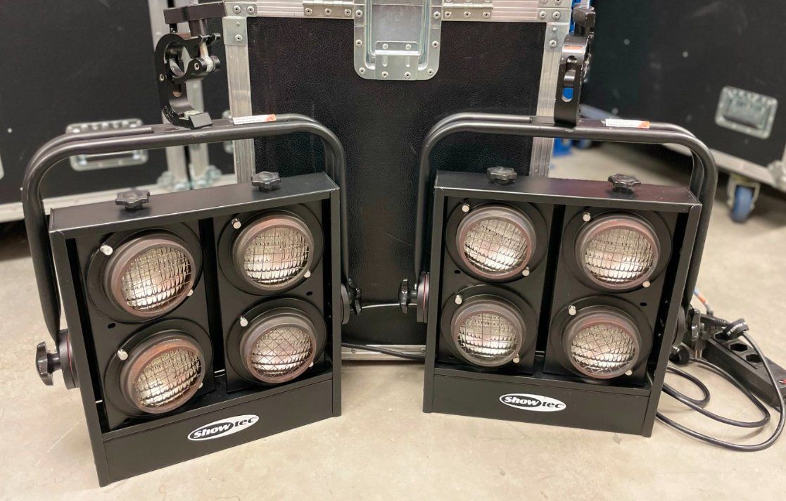 Showtec Lampade: Showtec Audience Blinder 4-fach – Usato da Maienfeld venduto da LehnerAkustikAG 2