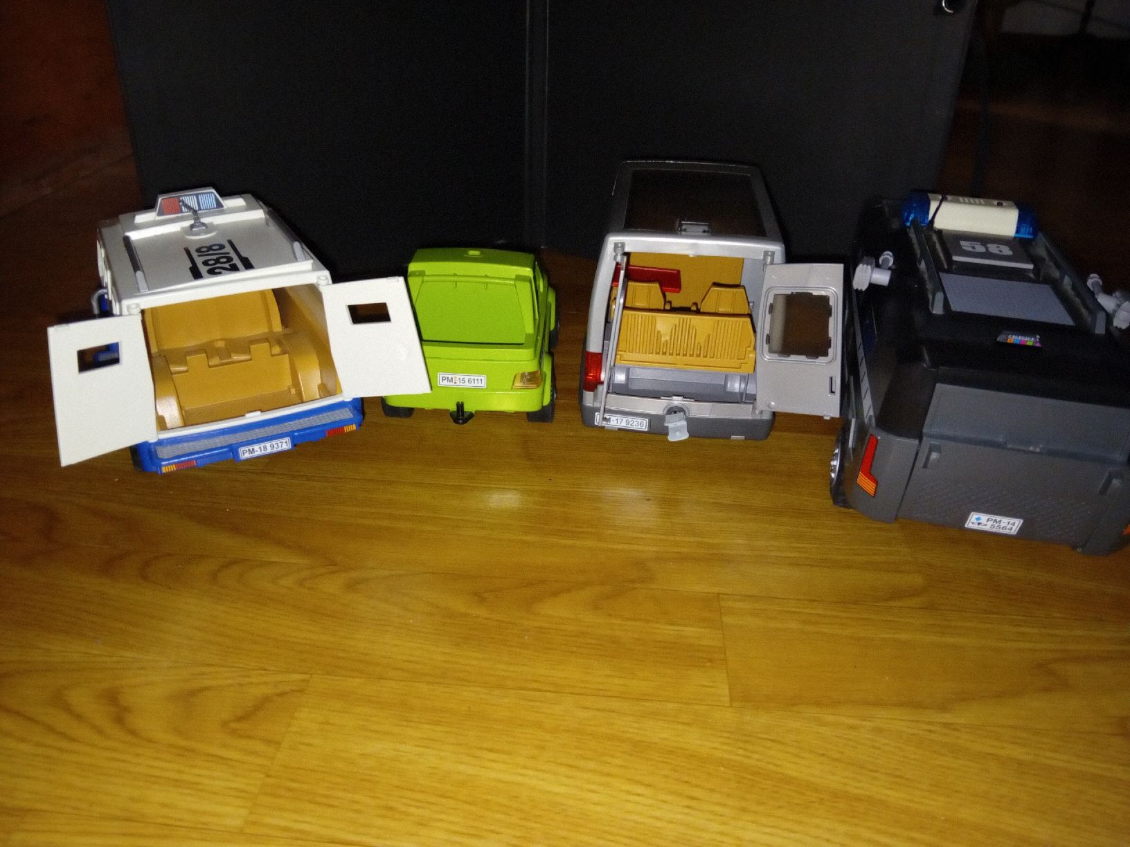 Playmobil Giocattoli: Playmobil polizia ecc.. 4 veicoli – Usato da Biasca venduto da Old_6blh 6
