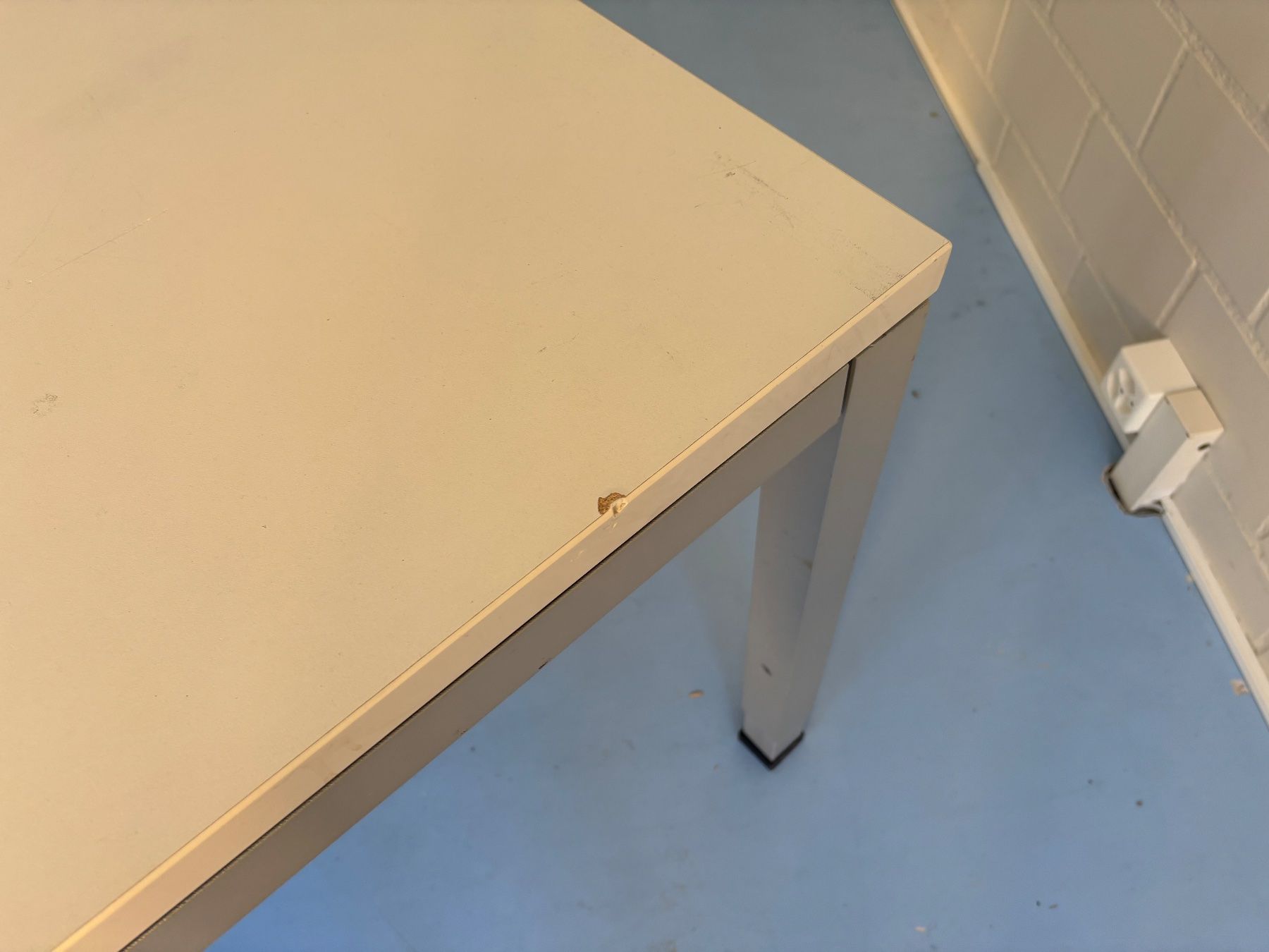 Scrivanie: Schreibtisch 200 x 80 – Usato da Zürich venduto da mar_hs6l 7