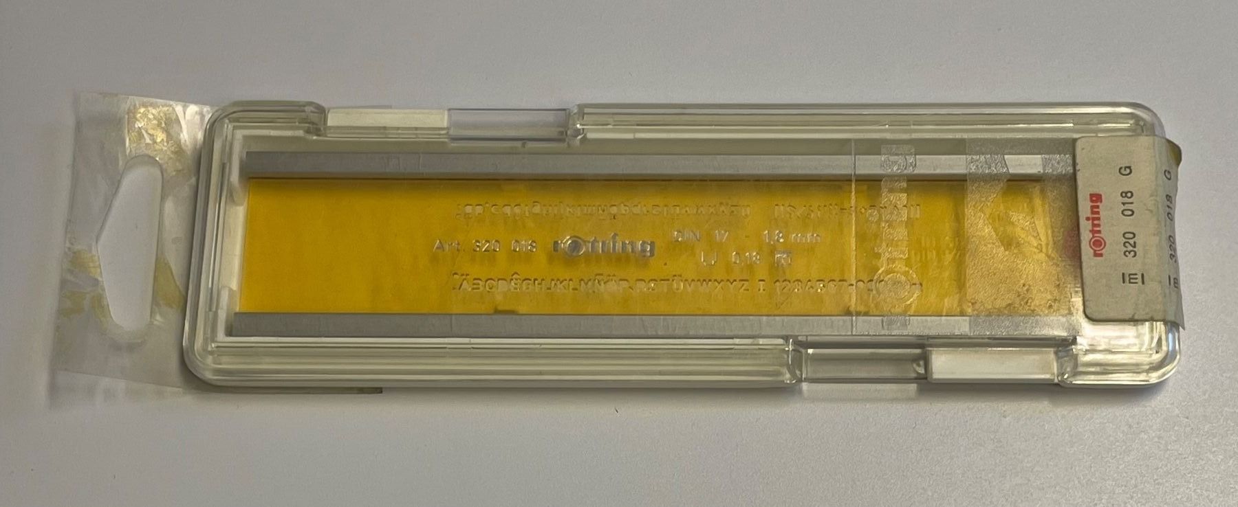 Rotring Schablonen: Rotring transparente Buchstabenschablone 1.8 mm in OVP – Neu und originalverpackt aus Baar von bricksandmore