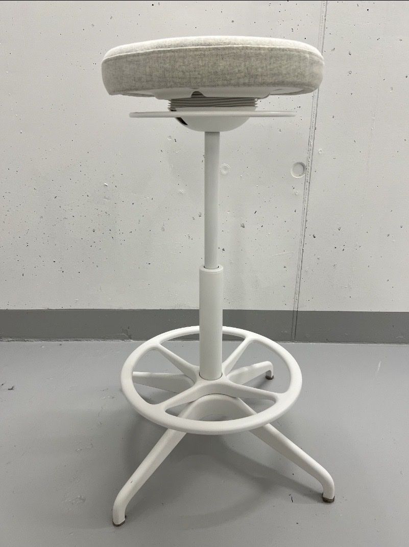 Ikea Sgabelli: IKEA Moderner Hocker weiss – Usato da Zürich venduto da Tinu_85 1