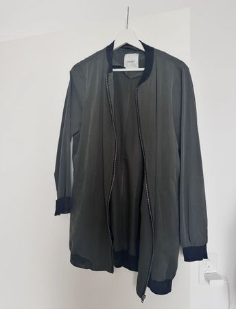 Übergangsjacke Olivgrün, Grösse M - Top Zustand!