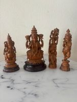 Antike Sandelholz-Figuren aus Indien (Handicrafts Museum Ban