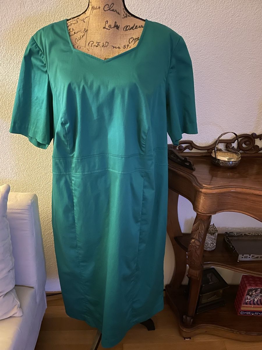 Vestiti: smaragdgrünes Damen Kleid Gr 52 – Nuovo (secondo la descrizione) da Emmenbrücke venduto da Ladyboutique