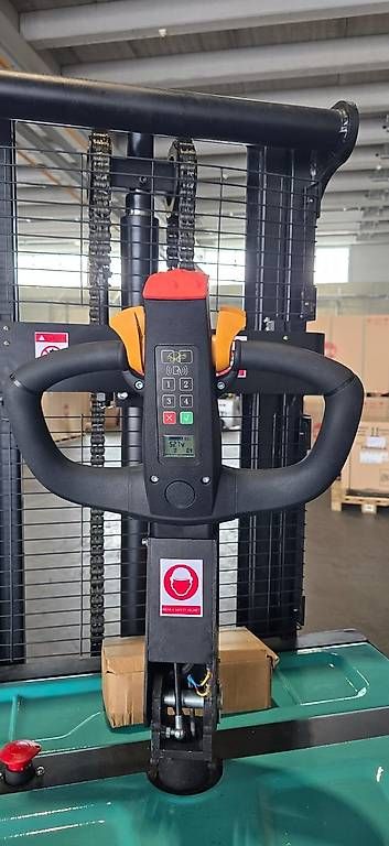 Gabelstapler & Hubwagen: Gerbeur électrique DYDZ 2000kglevée 3mbatterie lithium – Gebraucht aus Bulle von Morand_Machines 2