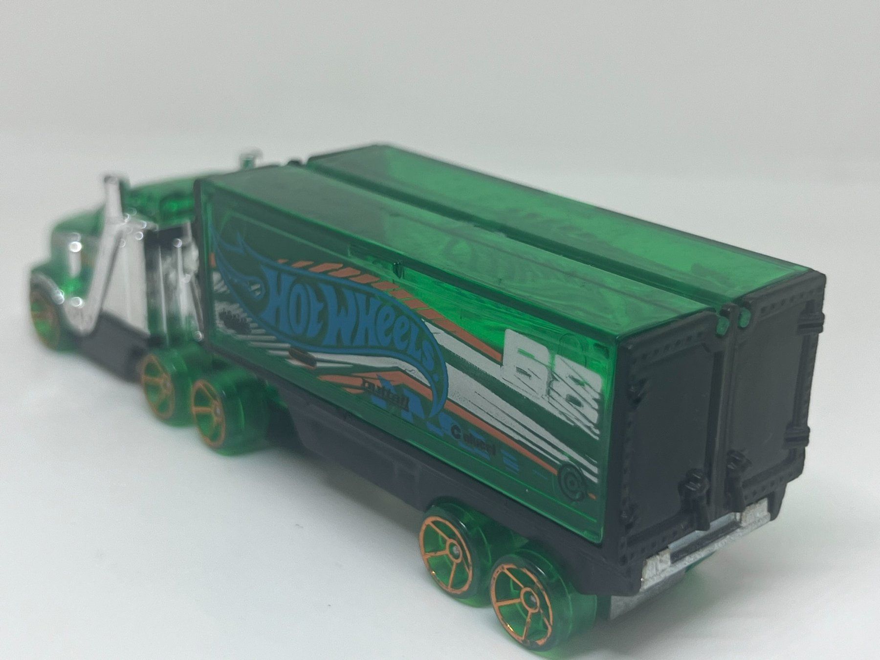 Hot Wheels Modellini d'auto: Hot Wheels Speed Hauler – Usato da Wildegg venduto da LaaBoutique 2