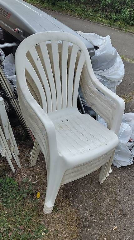 Set di tavolo e panche: Diverse Gartenmöbel – Usato da Steckborn venduto da andreasnyffeler