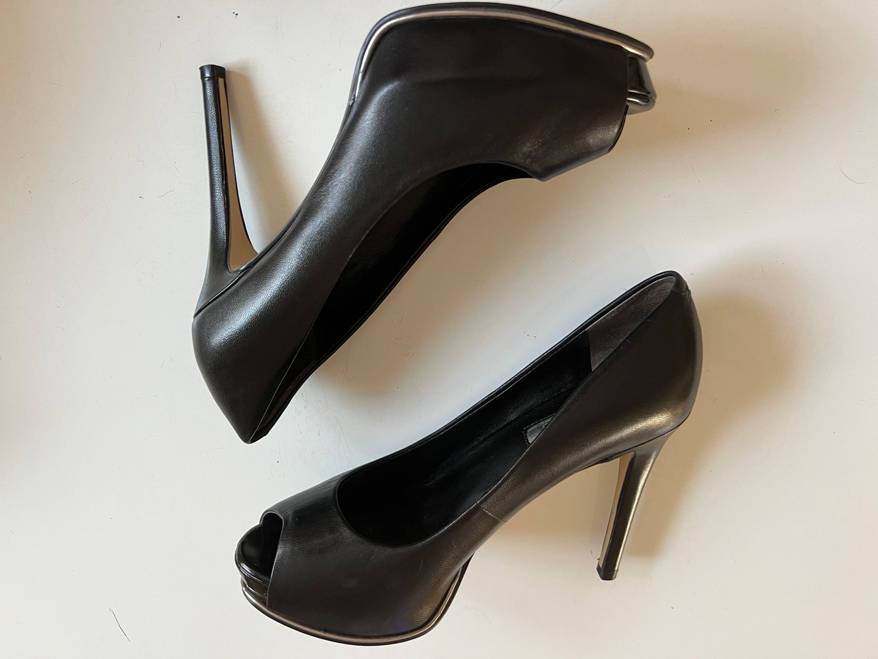 Guess Damenschuhe: Guess – Gebraucht aus Pully von Kalissa