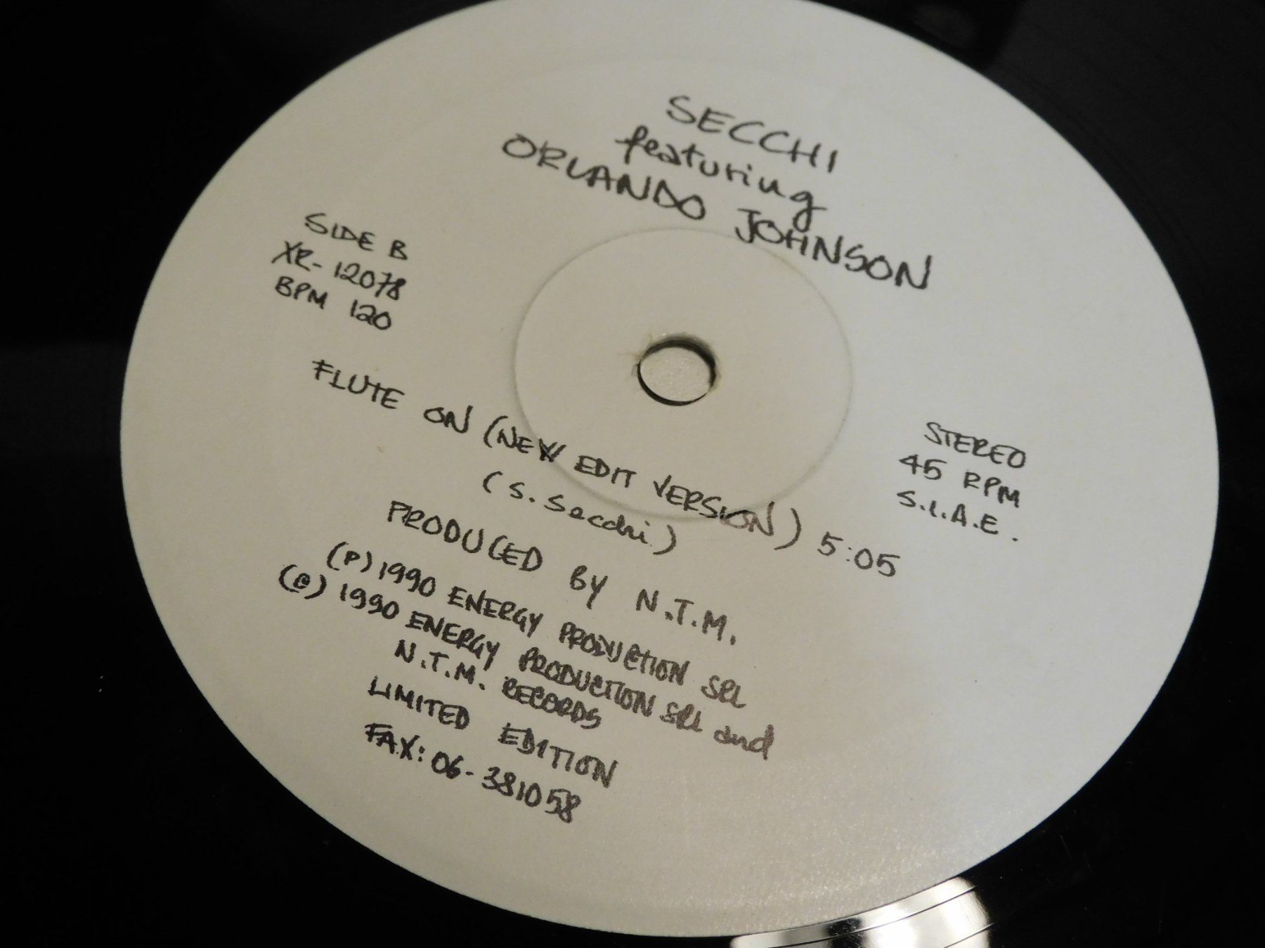 Dischi in vinile: LP 1990 Secchi featuring Orlando Johnson limited Edition  LP – Usato da Sursee venduto da 76