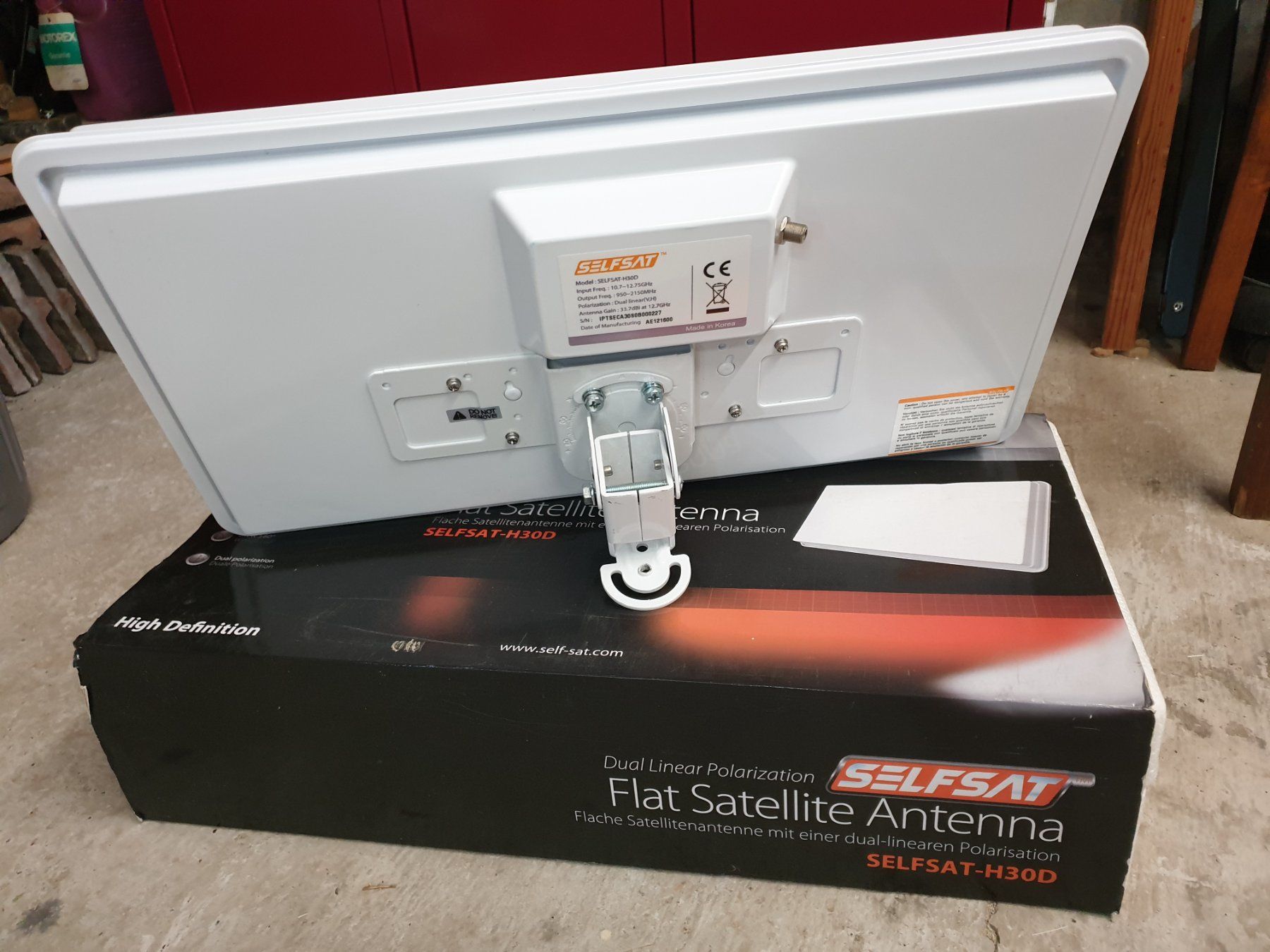 Satellitenschüssel: Satellitenschüssel flach – Gebraucht aus Altdorf UR von pezibe 1