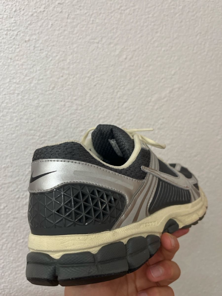 Nike Herrenschuhe: Nike Vomero 5 – Neu (gemäss Beschreibung) aus Kleinwangen von cwy_2l5p 3