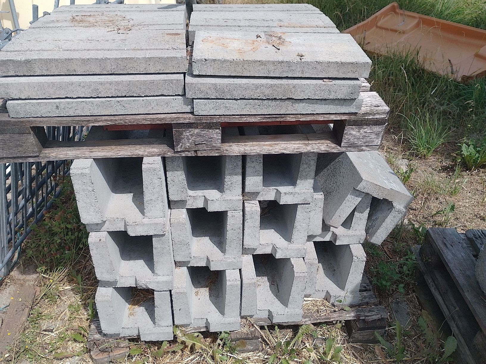 Piatti di portata: Betonrinnen U-Profil mit Abdeckplatten – Nuovo (secondo la descrizione) da Turbenthal venduto da mabr05