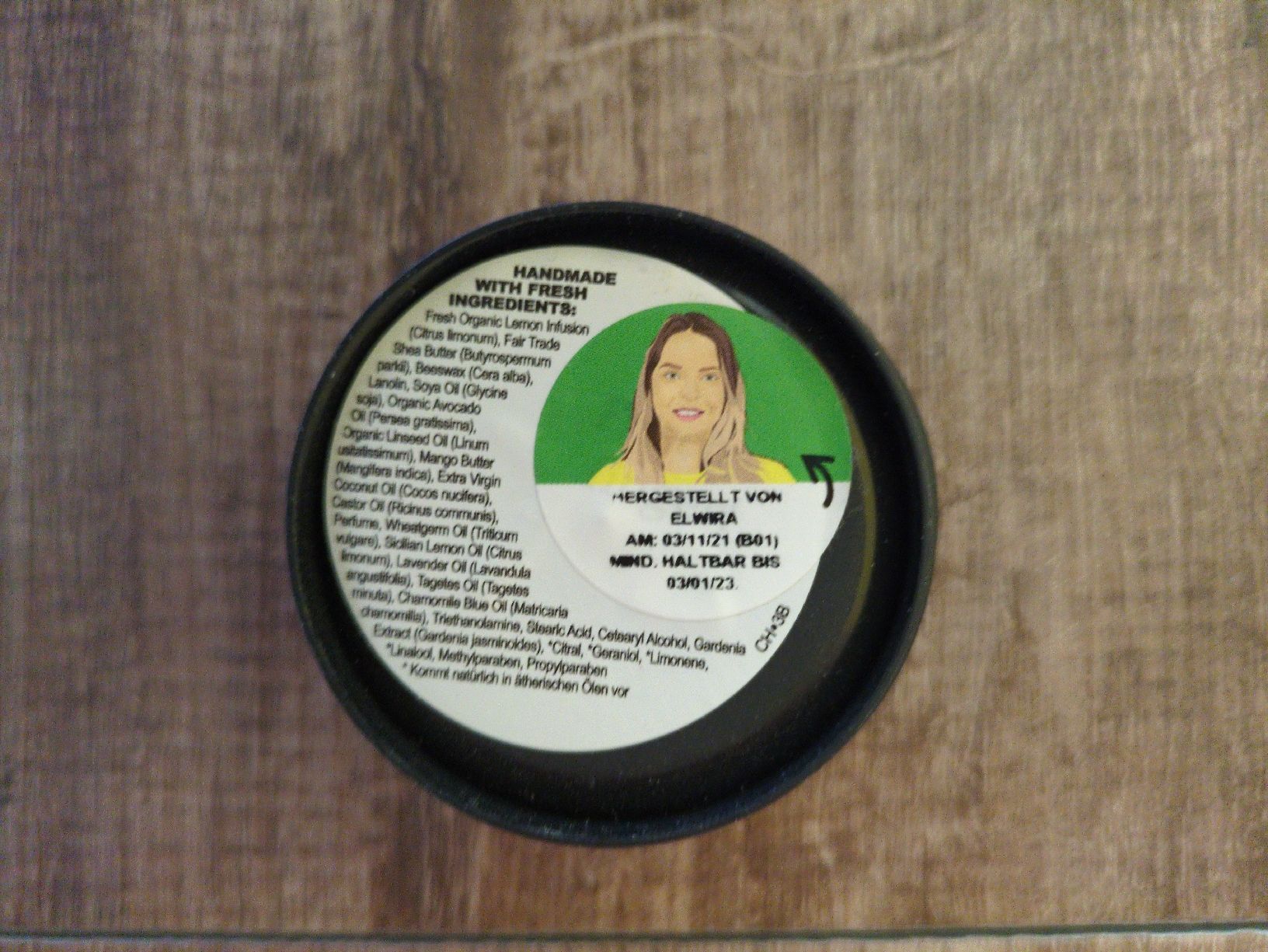 Unghie finte: LUSH Lemony Flutter Nagelhaut Butter 50g – Usato da Worb venduto da aba_t8l5 1