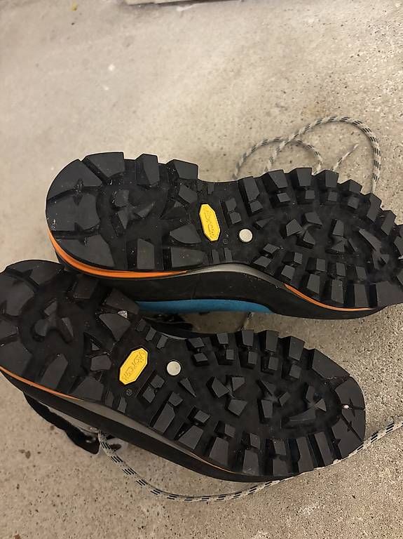 Scarpe da donna: Scarpa Bergschuhe / Wanderschuhe  Grösse 38.5 – Usato da Wetzikon ZH venduto da nad_rv68 2