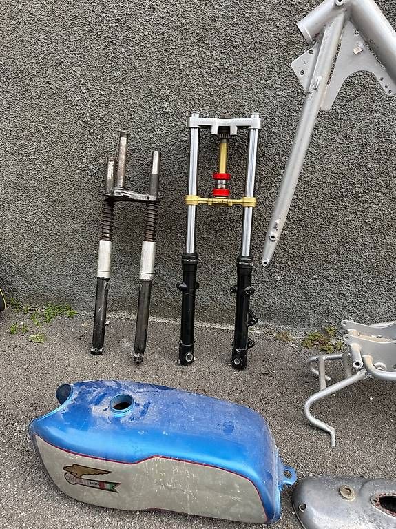 Alle Motorradersatzteile: Pieces de rechange Ducati  – Gebraucht aus Les Posses-sur-Bex von ali_5kpt