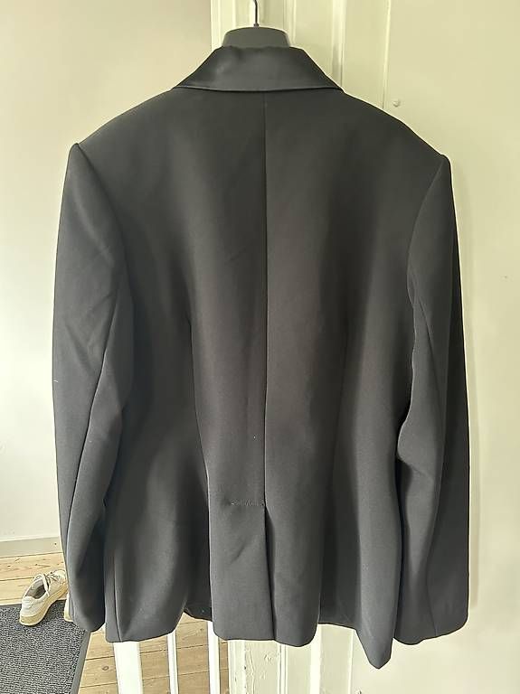 Vestes: Anime Bing Tuxedo Blazer – D'occasion à Wetzikon ZH par GOOD-WATER 4