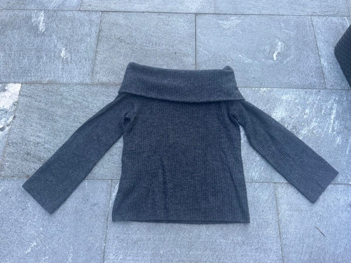 H&M Maglioni & Felpe: Dunkelgrauer Pullover offshoulder, Size XS-M – Usato da Muri b. Bern venduto da ann_g287