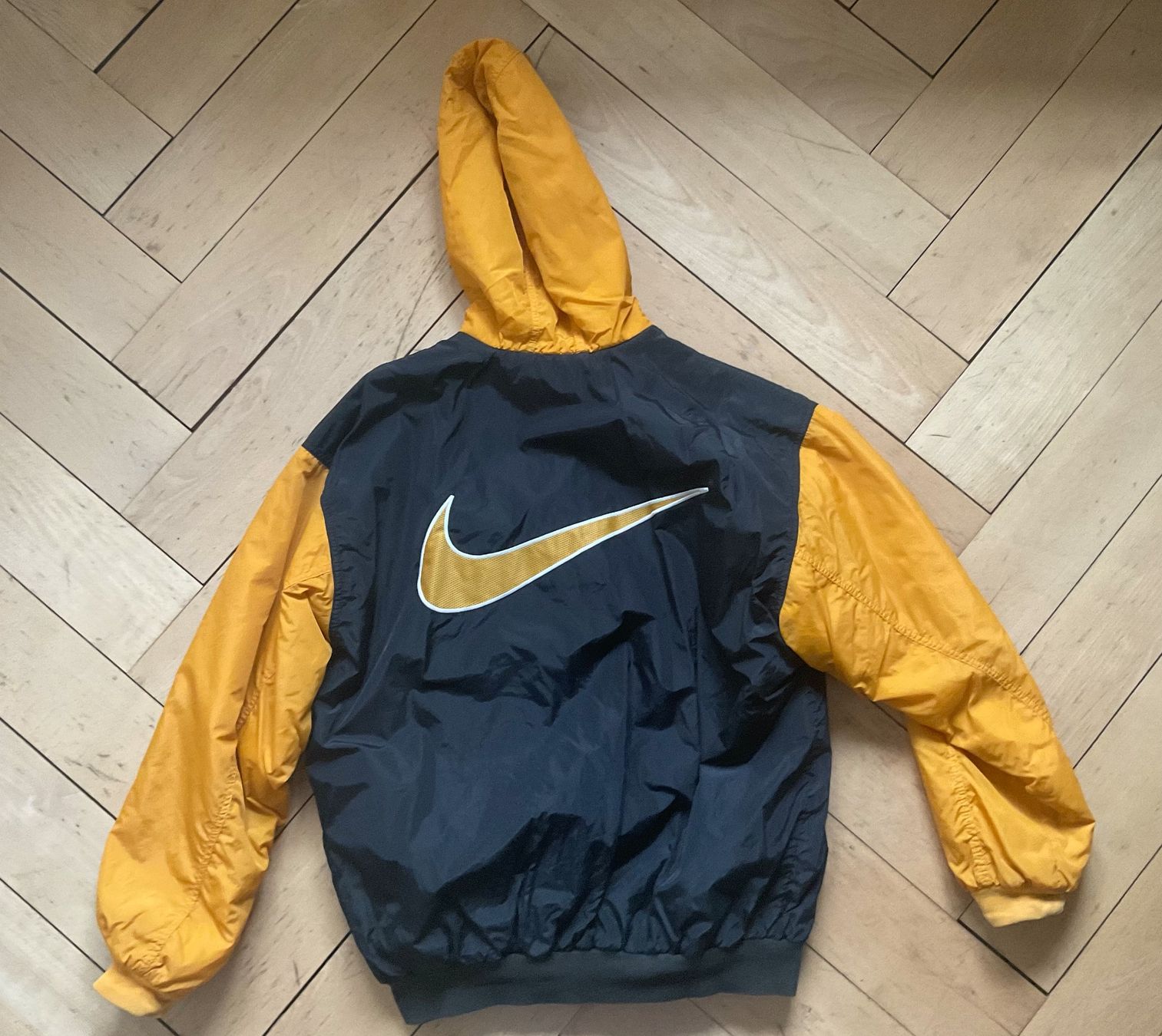 Jacken: Rare Original Vintage Nike Bomber Jacket size L – Gebraucht aus Zürich von vintage_street_style 1