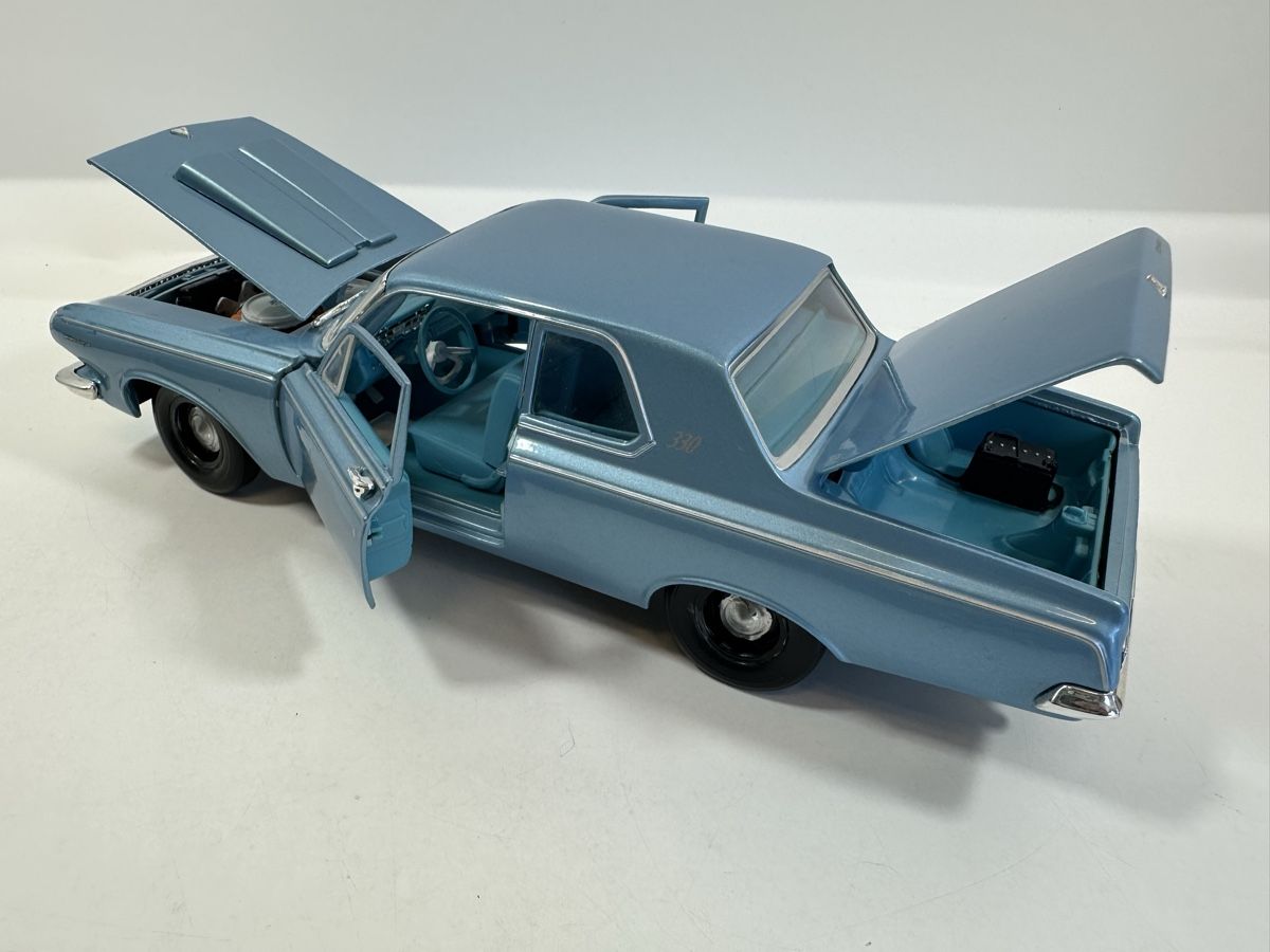 Maisto Modellini d'auto: 1963 Dodge 330 1:18, hellblau, MAISTO – Usato da Zofingen venduto da rf9_x2xt 5