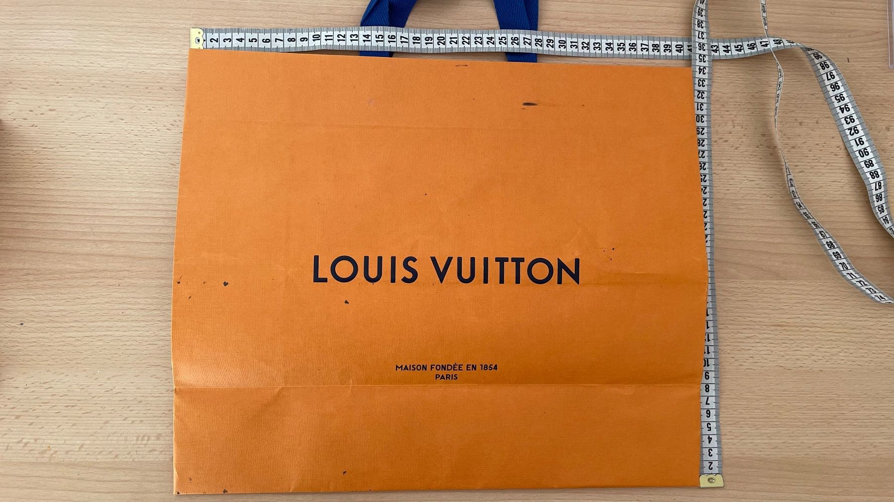 Louis Vuitton Taschen für Damen: Louis Vuitton Box Neu 35/40/15cm Papiertüte – Neu (gemäss Beschreibung) aus Kölliken von Prscoo 2