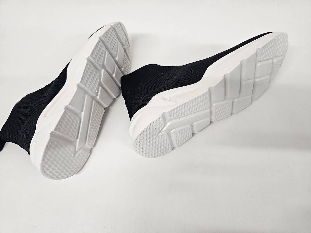 Scarpe da donna: NEU Sneakers Schlupf schwarz Gr. 38 – Usato da Luzern venduto da Donky_king 1