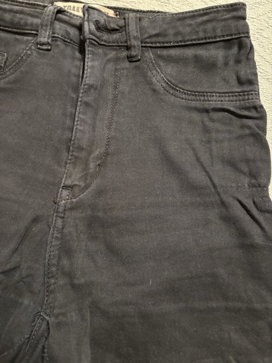 Tally Weijl Pantaloni: Kurze schwarze Hose 36 – Usato da Kesswil venduto da Branca-01 6