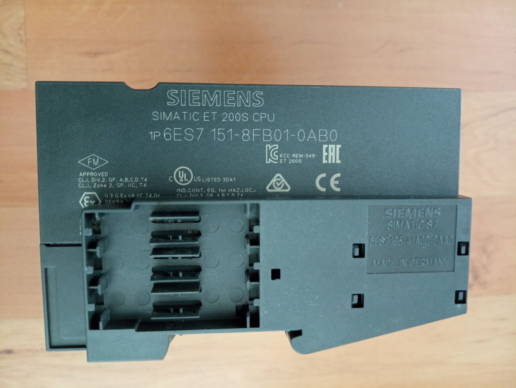 Siemens Elektronikbauteile: Siemens SIMATIC DP, IM151-8F PN/DP / 6ES7151-8FB01-0AB0 – Gebraucht aus Ufhusen von HKSC 1