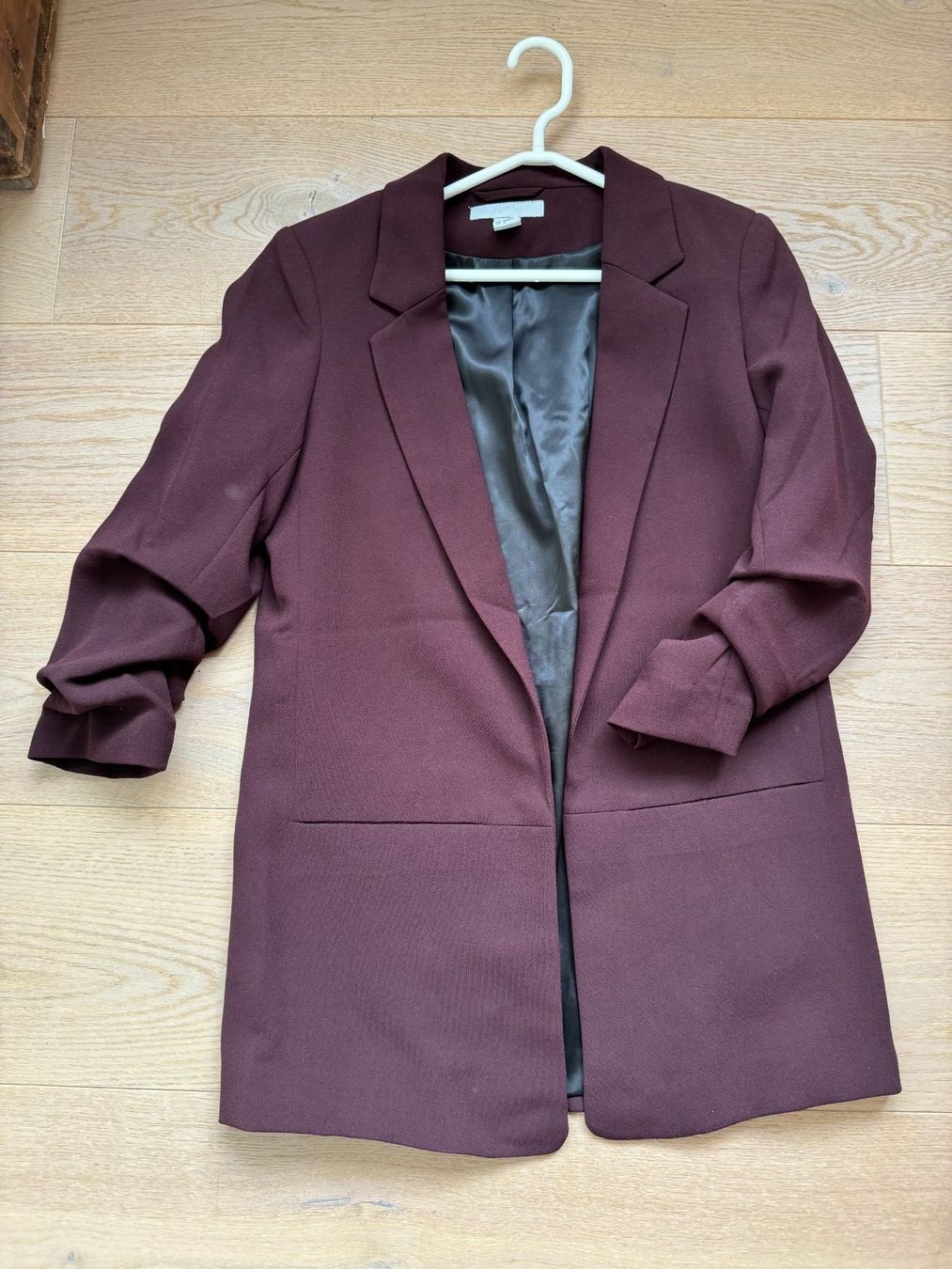 H&M Jacken: Damen Blazer  H&M,  Gr. 34,  weinrot – Gebraucht aus Siebnen von Trans-Am