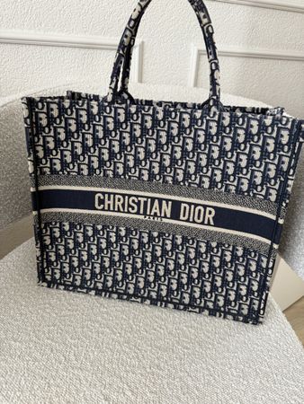 Dior Book Tote Gross